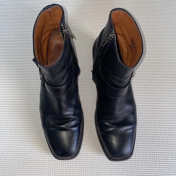 Frye leather zip up booties - Picture 7 of 7